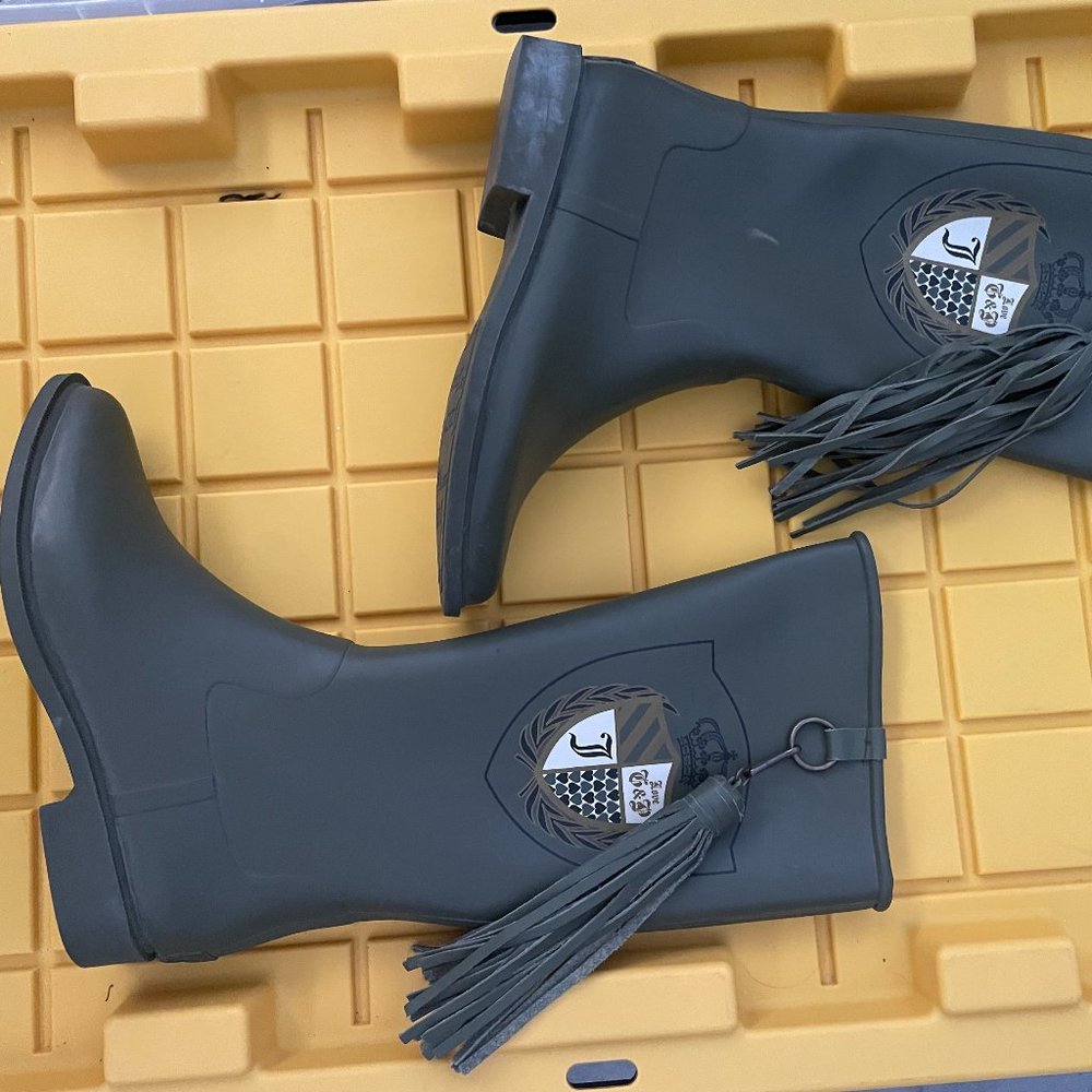 Juicy Couture Tassle Rain Boots, size 9